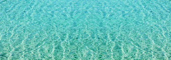 Освежение Летнего Моря Спокойной Воды Морской Пейзаж Блестящими Отражениями Рябью — стоковое фото