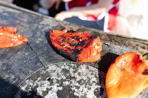Traditional Roasted Red Pepper Iron Plate — Stock Photo, Image