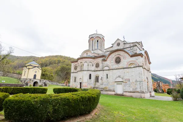 Monasterio Ljubostinja Una Iglesia Ortodoxa Serbia Hito Histórico Espiritual Medio — Foto de Stock