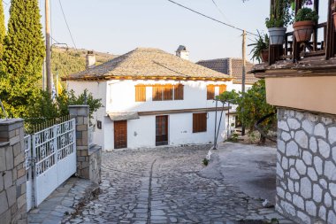 Huzur Köyünde Geleneksel Yunan Taş Evi