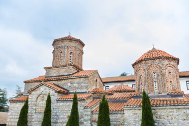 Kızıl Döşemeli Çatı ve Silindir Kuleli Aziz Naum Manastırı, Ohri, Kuzey Makedonya
