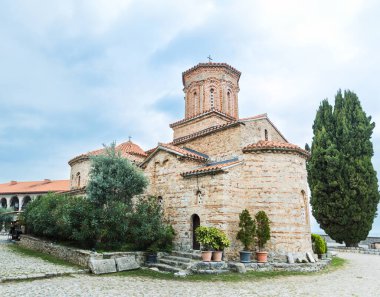 Kızıl Döşemeli Çatı ve Silindir Kuleli Aziz Naum Manastırı, Ohri, Kuzey Makedonya