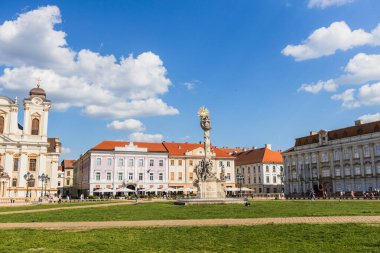 Union Meydanı Timisoara Panoramik Manzarası Merkezi Anıt, Kutsal Üçleme Anıtı
