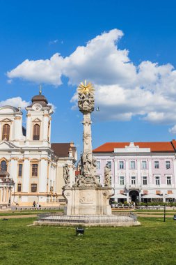 Union Meydanı Timisoara Panoramik Manzarası Merkezi Anıt, Kutsal Üçleme Anıtı