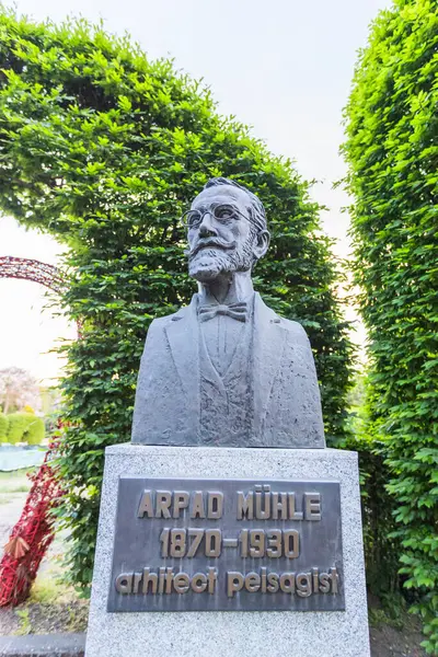 Romanya 'nın Timisoara Gül Parkı' nda Arpad Muhle Bronz Büstü, Peyzaj Mimarı