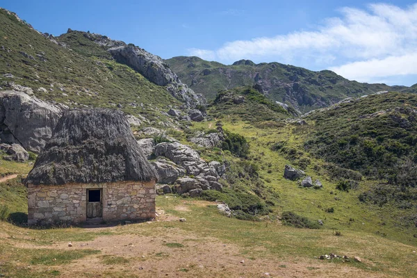 Teito Antigua Cabaña Los Lagos Saliencia Somiedo Asturias — Foto de Stock