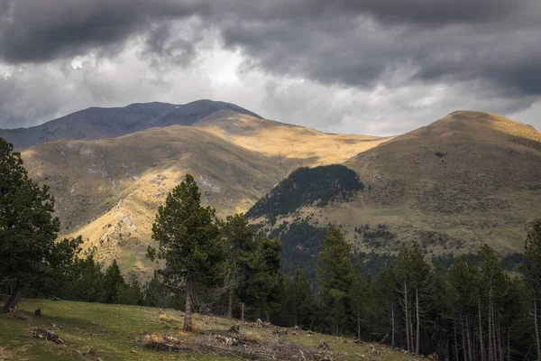Hoge Berg Landschap Bij Collet Les Barraques Catalaanse Pyreneeën — Stockfoto