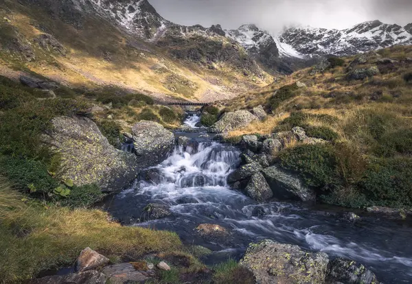 Водопад Тристанских Озерах Пиренеях Андорра — стоковое фото