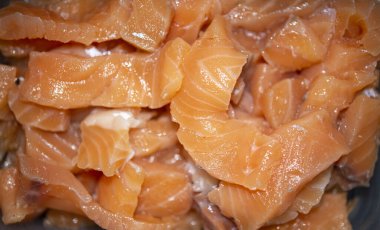 Somon dilimlerinin üst görünümü