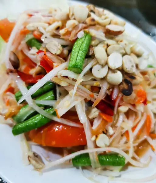 Tayland Som Tum papaya salatası