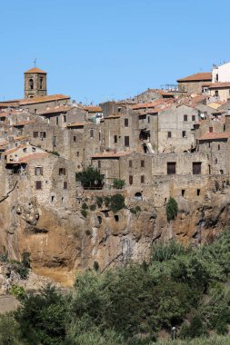 Pitigliano - İtalya 'nın Toskana kentindeki Tuff Tepesi' nde Etrüsk zamanında kurulan ortaçağ şehri..