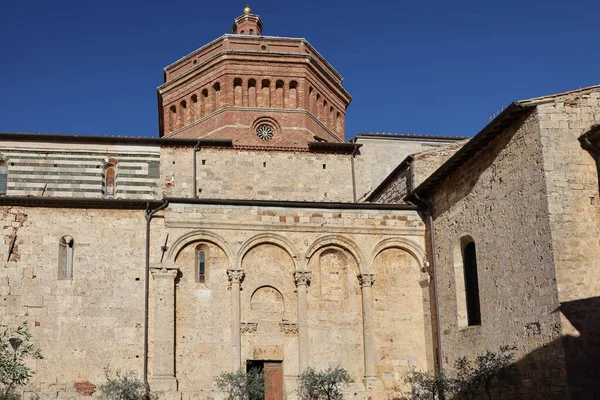 Widok Katedrze Cerbonius Dzwonnicą Miejscu Garibaldi Massa Marittima Włochy — Zdjęcie stockowe