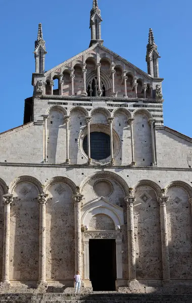 Widok Katedrze Cerbonius Dzwonnicą Miejscu Garibaldi Massa Marittima Włochy — Zdjęcie stockowe