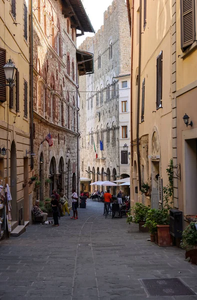 イタリアのマッサ マリッティマ 2022年9月11日 イタリアのトスカーナ州のシッタ スローとしても知られるマッサ マリッティマの旧市街 — ストック写真