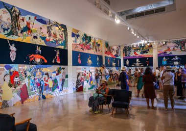 Venedik, İtalya - 6 Eylül 2022 Venedik Sanat Bienali. Magorzata Mirga-Tas 'ın Polonya pavyonunda Roman kimliği ve sanatı konulu projesini yeniden büyülemek.