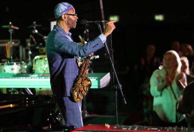Cracow, Polonya - 08 Temmuz 2022: Kenny Garrett Quintet Polonya 'nın Krakow kentinde düzenlenen Yaz Caz Festivali' nde Kijow Center sahnesinde canlı performans sergiledi. 