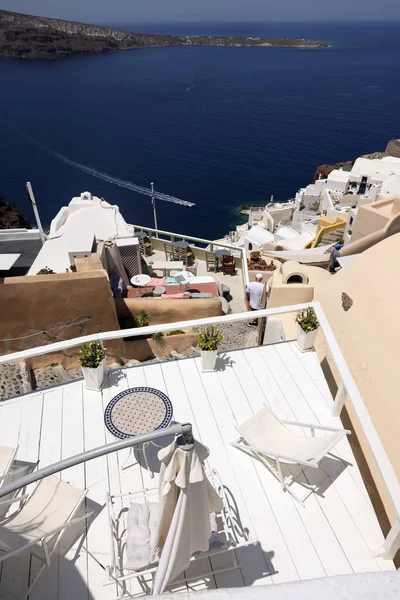 Oia Santorini Grecia Julio 2021 Casas Encaladas Con Terrazas Piscinas — Foto de Stock