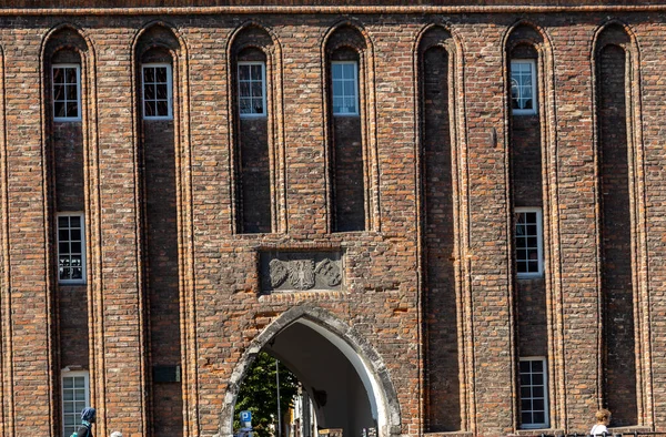 波兰格但斯克 2020年9月6日 Mariacka Gate 城门是以哥特式晚期风格建造的 波兰波美拉尼亚格但斯克 — 图库照片
