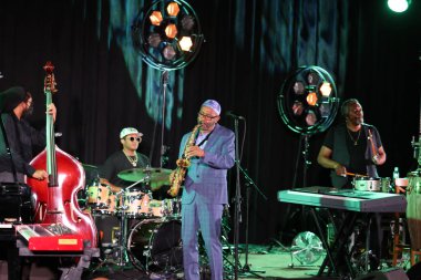 Cracow, Polonya - 08 Temmuz 2022: Kenny Garrett Quintet Polonya 'nın Krakow kentinde düzenlenen Yaz Caz Festivali' nde Kijow Center sahnesinde canlı performans sergiledi. 