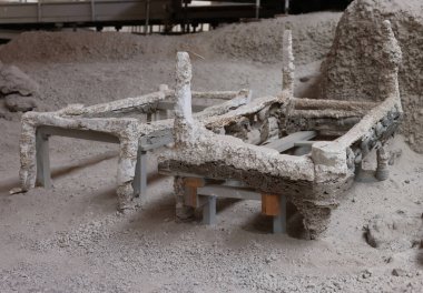 Santorini, Yunanistan - 01 Temmuz 2021: Yunanistan 'ın Santorini adasında bir Minos Çağı yerleşim yeri olan Akrotiri