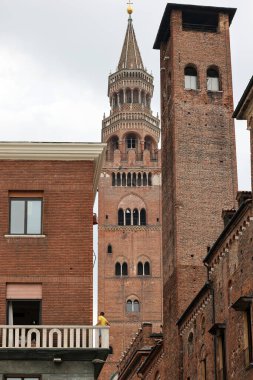 Torrazzo, Lombardy, İtalya olarak bilinen Cremona Ortaçağ Çan Kulesi.