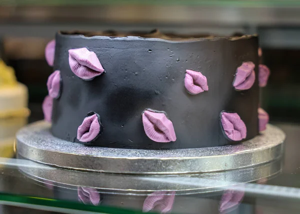 Gâteau Chocolat Décoré Lèvres Roses Douces — Photo