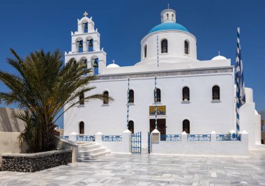 Yunanistan 'ın Santorini adasındaki Panagia Platsani Kilisesi.
