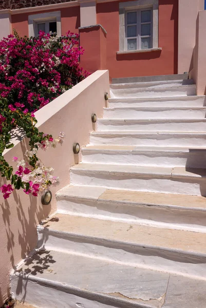Escalones Piedra Estrechos Una Pieza Tradicional Arquitectura Isla Santorini Países —  Fotos de Stock