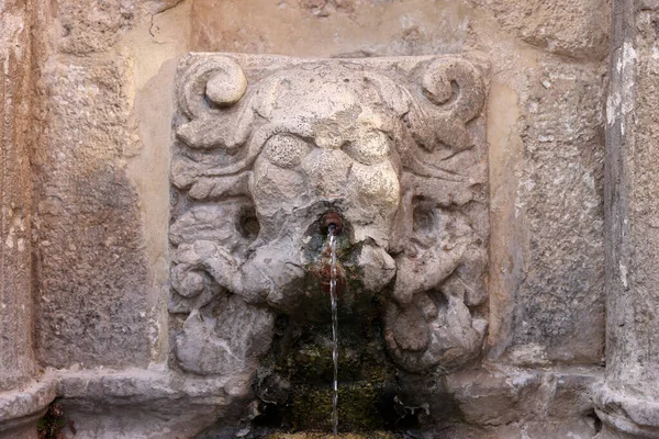 Rimondi Brunnen Der Altstadt Von Rethymnon Heißen Sommertagen Kreta Griechenland — Stockfoto