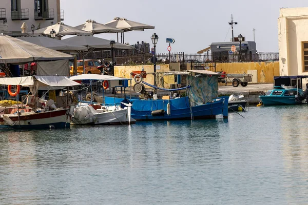 Rethymnon Creta Grecia Septiembre 2021 Barcos Pesca Antiguo Puerto Veneciano —  Fotos de Stock