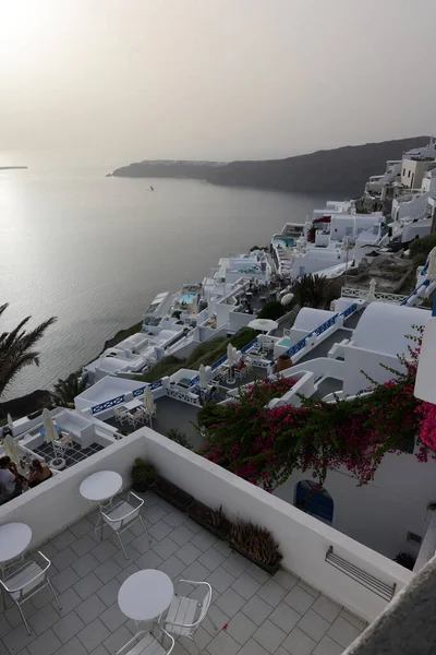 Imerovigli Santorini Grecia Julio 2021 Casas Encaladas Con Terrazas Piscinas — Foto de Stock
