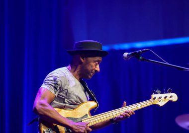 Cracow, Polonya - 17 Temmuz 2023: Marcus Miller Avrupa Turu 2023 Krakow 'da düzenlenen 28. Yaz Caz Festivali' nde Kongre Merkezi ICE Cracow 'da sahnelendi. 