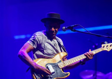 Cracow, Polonya - 17 Temmuz 2023: Marcus Miller Avrupa Turu 2023 Krakow 'da düzenlenen 28. Yaz Caz Festivali' nde Kongre Merkezi ICE Cracow 'da sahnelendi. 
