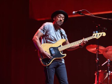 Cracow, Polonya - 17 Temmuz 2023: Marcus Miller Avrupa Turu 2023 Krakow 'da düzenlenen 28. Yaz Caz Festivali' nde Kongre Merkezi ICE Cracow 'da sahnelendi. 