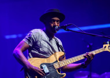 Cracow, Polonya - 17 Temmuz 2023: Marcus Miller Avrupa Turu 2023 Krakow 'da düzenlenen 28. Yaz Caz Festivali' nde Kongre Merkezi ICE Cracow 'da sahnelendi. 