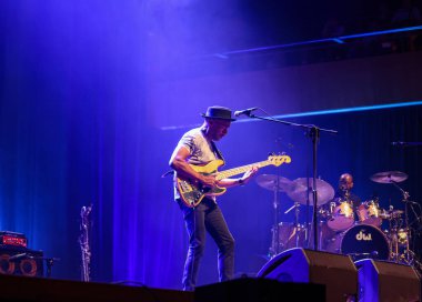 Cracow, Polonya - 17 Temmuz 2023: Marcus Miller Avrupa Turu 2023 Krakow 'da düzenlenen 28. Yaz Caz Festivali' nde Kongre Merkezi ICE Cracow 'da sahnelendi. 