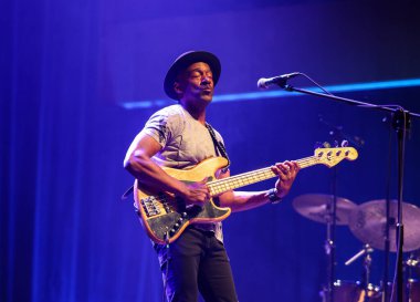 Cracow, Polonya - 17 Temmuz 2023: Marcus Miller Avrupa Turu 2023 Krakow 'da düzenlenen 28. Yaz Caz Festivali' nde Kongre Merkezi ICE Cracow 'da sahnelendi. 