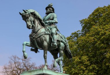 I. Frederick William 'ın Lahey' deki heykeli, Hollanda 'nın ilk kralı Orange-Nassau Prensi.