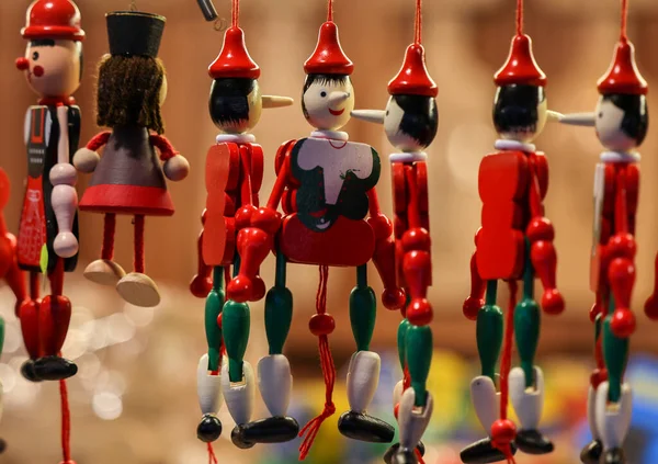 Krakau Polen December 2021 Traditioneel Houten Pinocchio Speelgoed Verkocht Souvenirwinkel — Stockfoto
