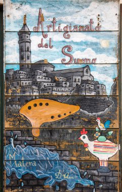 Matera, İtalya - 20 Eylül 2019: Sassi di Matera, Matera 'daki kafeler ve restoranlar için orijinal tabelalar. Basilicata, İtalya