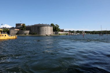 Vaxholm, İsveç - 27 Temmuz 2023 - Vaxholm Kalesi, Stockholm Takımadası 'ndaki Vaxholmen Adası' nda bulunan tarihi bir kaledir.