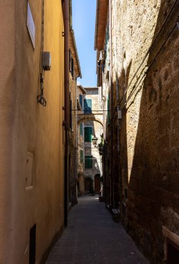 Pitigliano - İtalya 'nın Toskana kentindeki Tuff Tepesi' nde Etrüsk zamanında kurulan ortaçağ şehri..