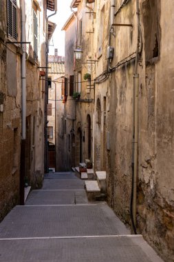 Pitigliano - İtalya 'nın Toskana kentindeki Tuff Tepesi' nde Etrüsk zamanında kurulan ortaçağ şehri..