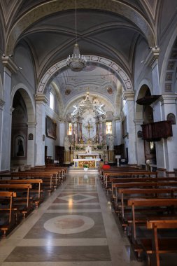 Pitigliano, İtalya - 13 Eylül 2022: Aziz Peter ve Paul Katedrali Pitigliano, Grosseto, Toskana, İtalya.