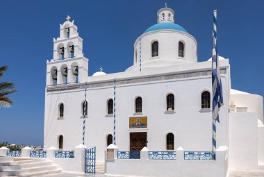 Yunanistan 'ın Santorini adasındaki Panagia Platsani Kilisesi.