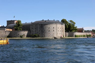 Vaxholm, İsveç - Vaxholm Kalesi, ayrıca Vaxholm Kalesi olarak da bilinir, Stockholm takımadalarında Vaxholmen adasında tarihi bir kaledir.