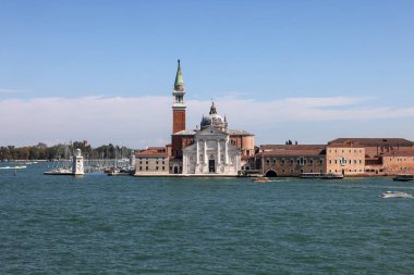 Venedik, İtalya - 5 Eylül 2022: San Giorgio Maggiore Bazilikası, Andrea Palladio tarafından tasarlandı ve San Giorgio Maggiore adasında yer aldı..