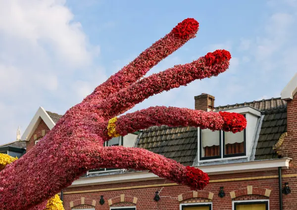 Noordwijkerhout Holandia Kwietnia 2023 Ręcznie Robione Tulipany Hiacynty Przedstawione Przed — Zdjęcie stockowe