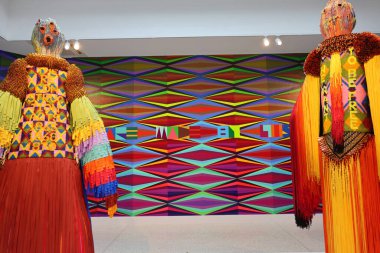 Venedik, İtalya - 7 Mayıs 2024: Venedik 'te Yabancılar Her Yerde 60. Venedik Sanat Bienali. Jeffrey Gibson 'ın beni ABD Pavillon' a yerleştirdiği yer.. 