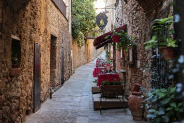 Sahip Marittima, İtalya - 11 Eylül 2022: Tuscany, İtalya 'daki eski Sahip Marittima kasabası, aynı zamanda Citta Slow olarak da bilinir. 